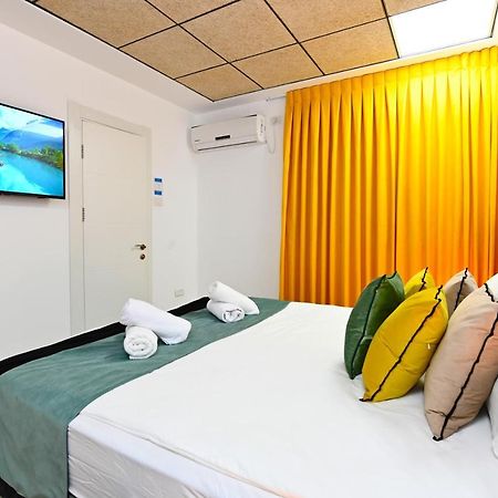 Yalarent Malina Motel In Tiberias Eksteriør billede