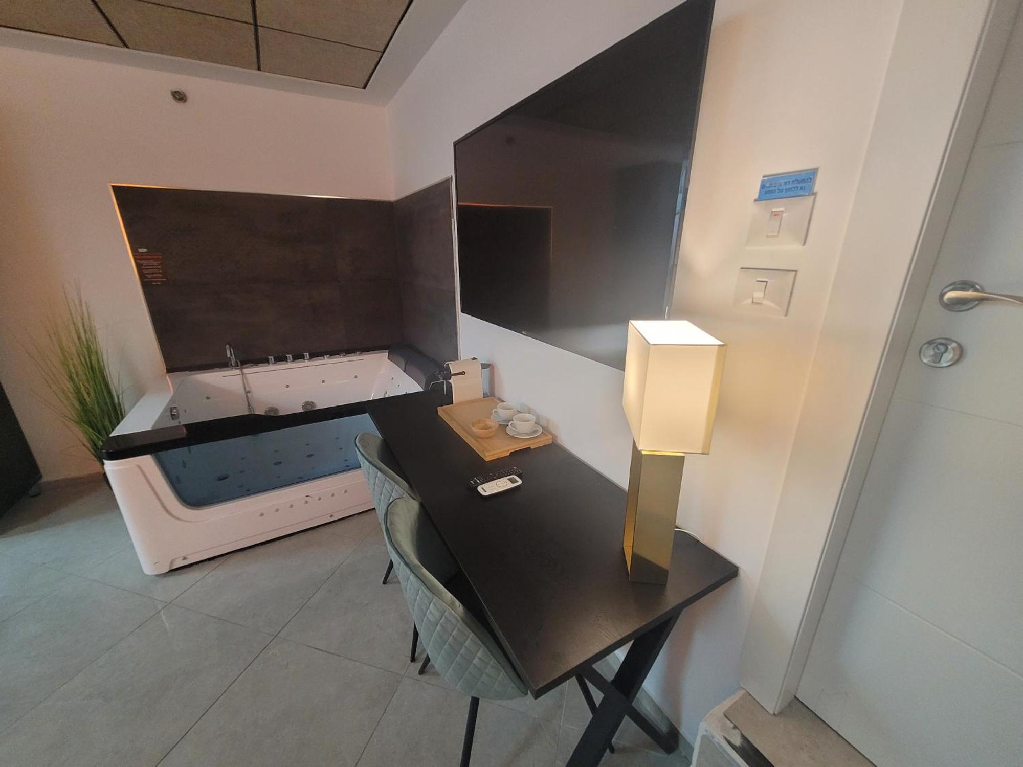 Yalarent Malina Motel In Tiberias Eksteriør billede